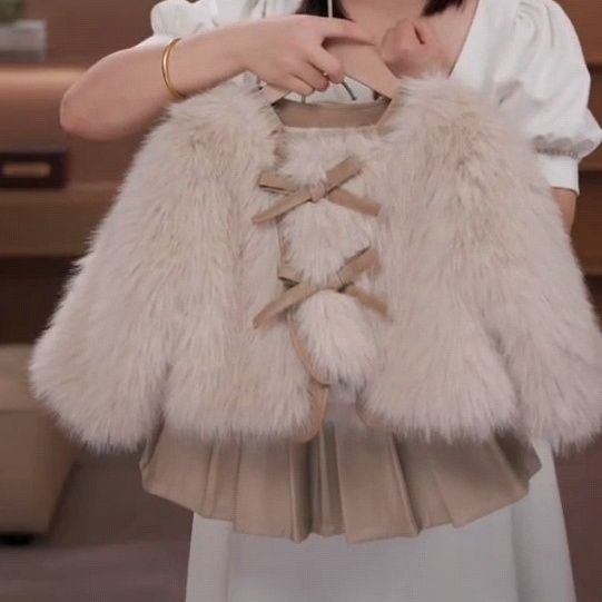 女童秋冬季套装2023新款女宝宝皮毛一体外套儿童加厚衣服百褶裙潮