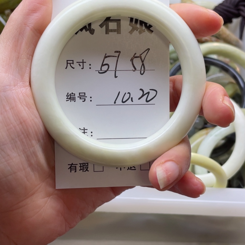 【闪购商品】蛇纹石玉手镯合金