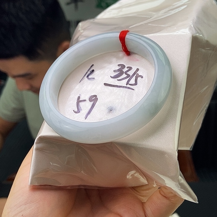 翡翠手镯未镶嵌拍一发一