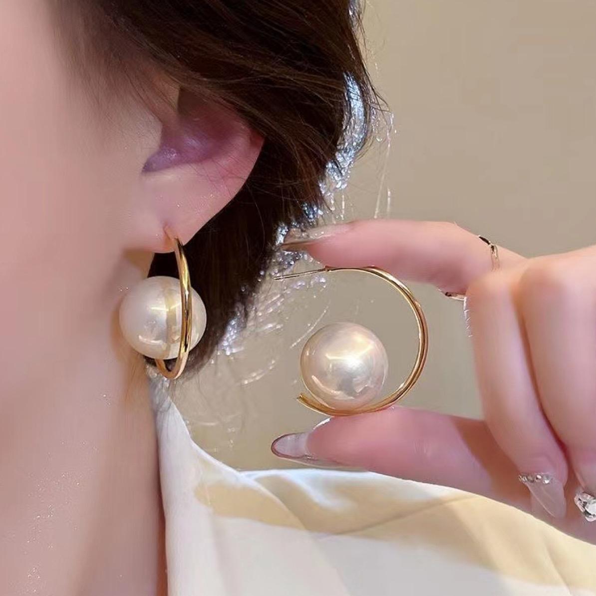 铜合金耳饰 大珠珠耳钉女新款耳环小众设计高级感气质耳饰A147