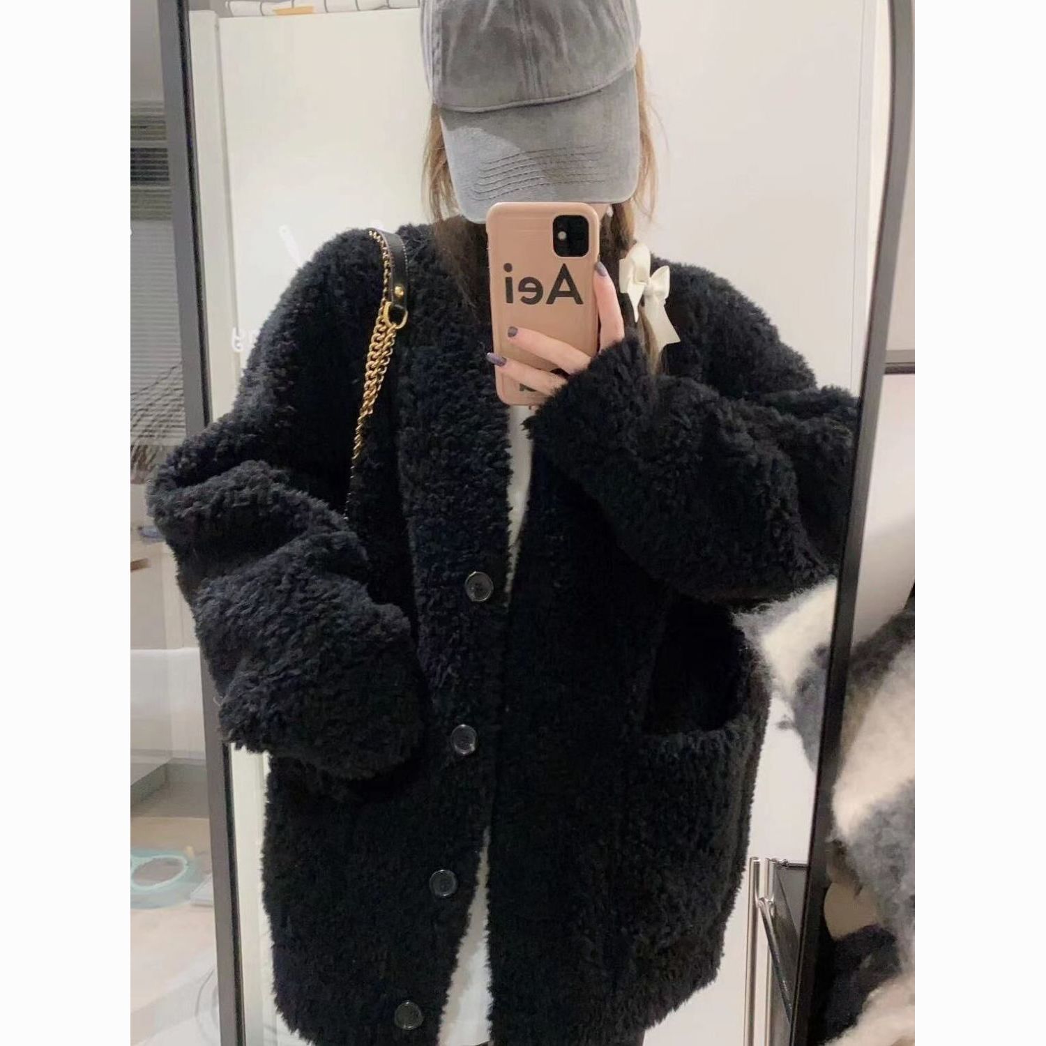 黑色V领羊羔毛外套女秋冬季毛毛大衣羊羔绒皮毛一体设计感慵懒风