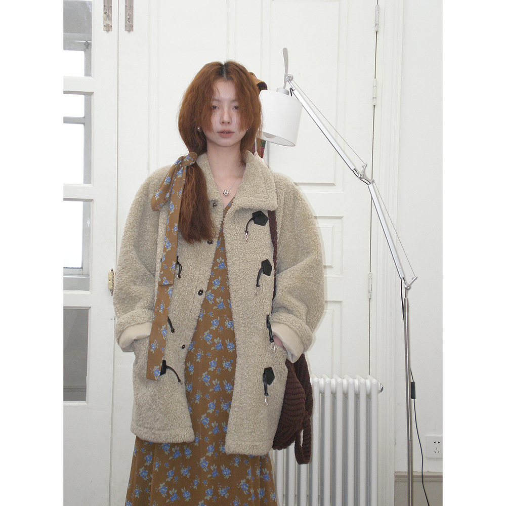 Hellooo Eat  气质保暖毛外套EM2114