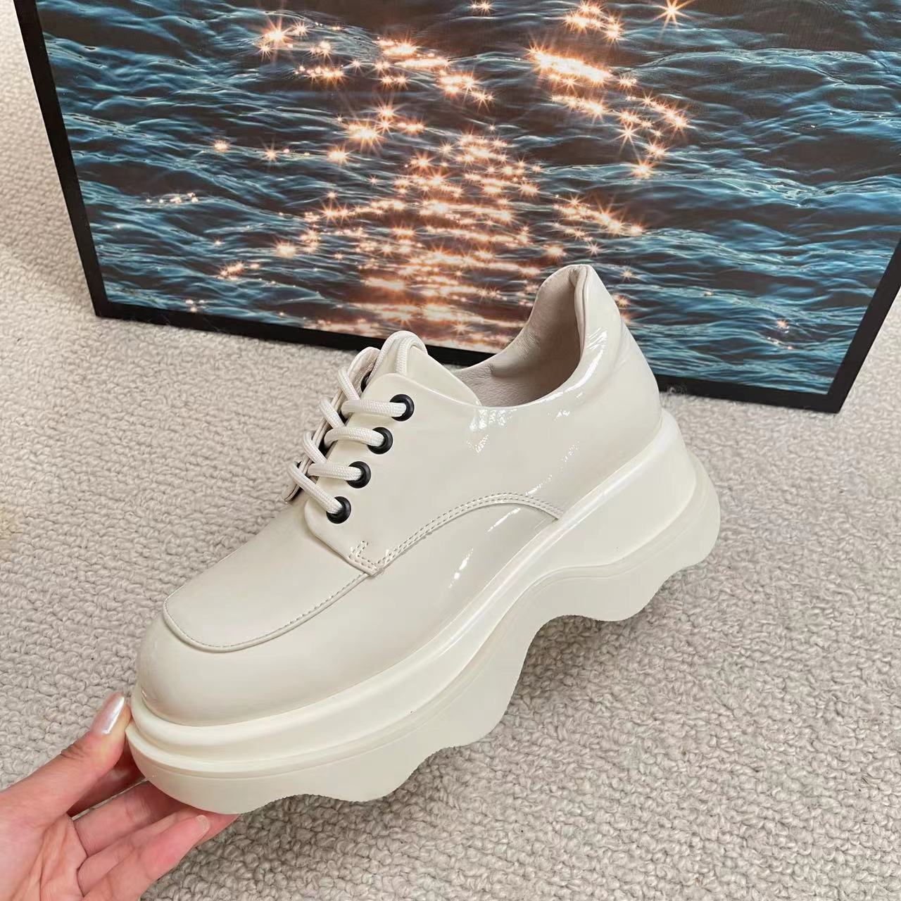 小发喵波浪底休闲百搭纯色厚底系带圆头时尚休闲鞋