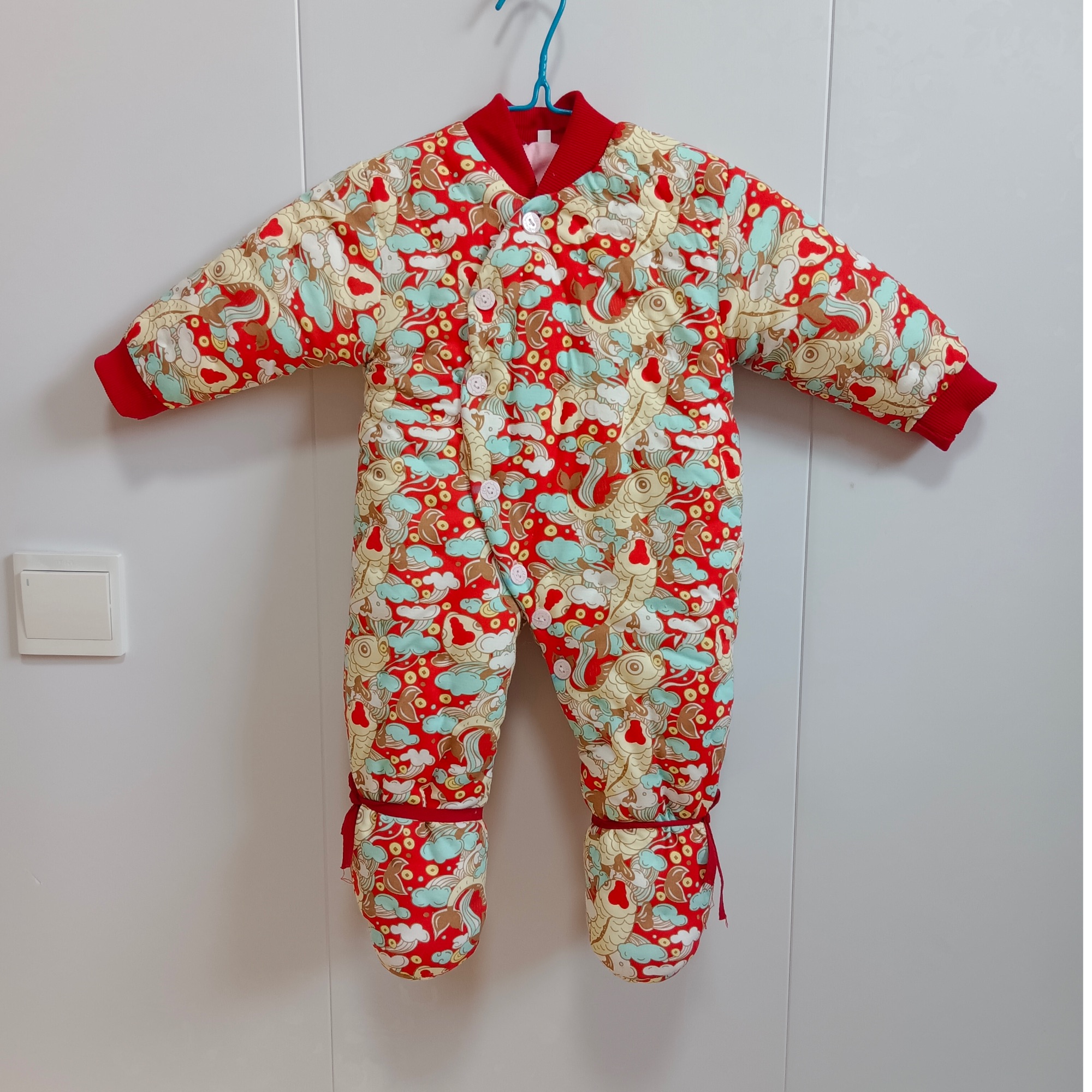 年年有鱼婴幼儿棉花棉衣加厚儿童包脚爬爬服偏开襟