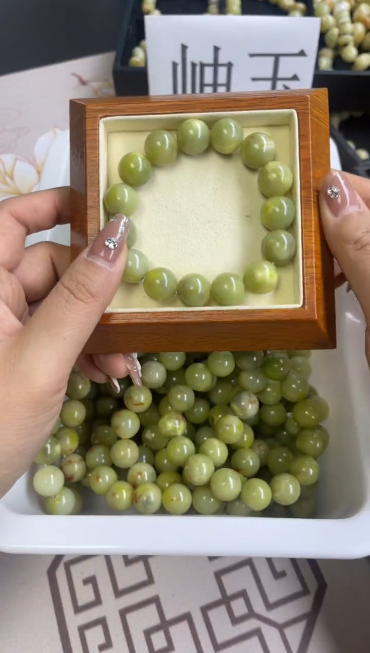 【闪购商品】岫玉手链未镶嵌卡14红绿