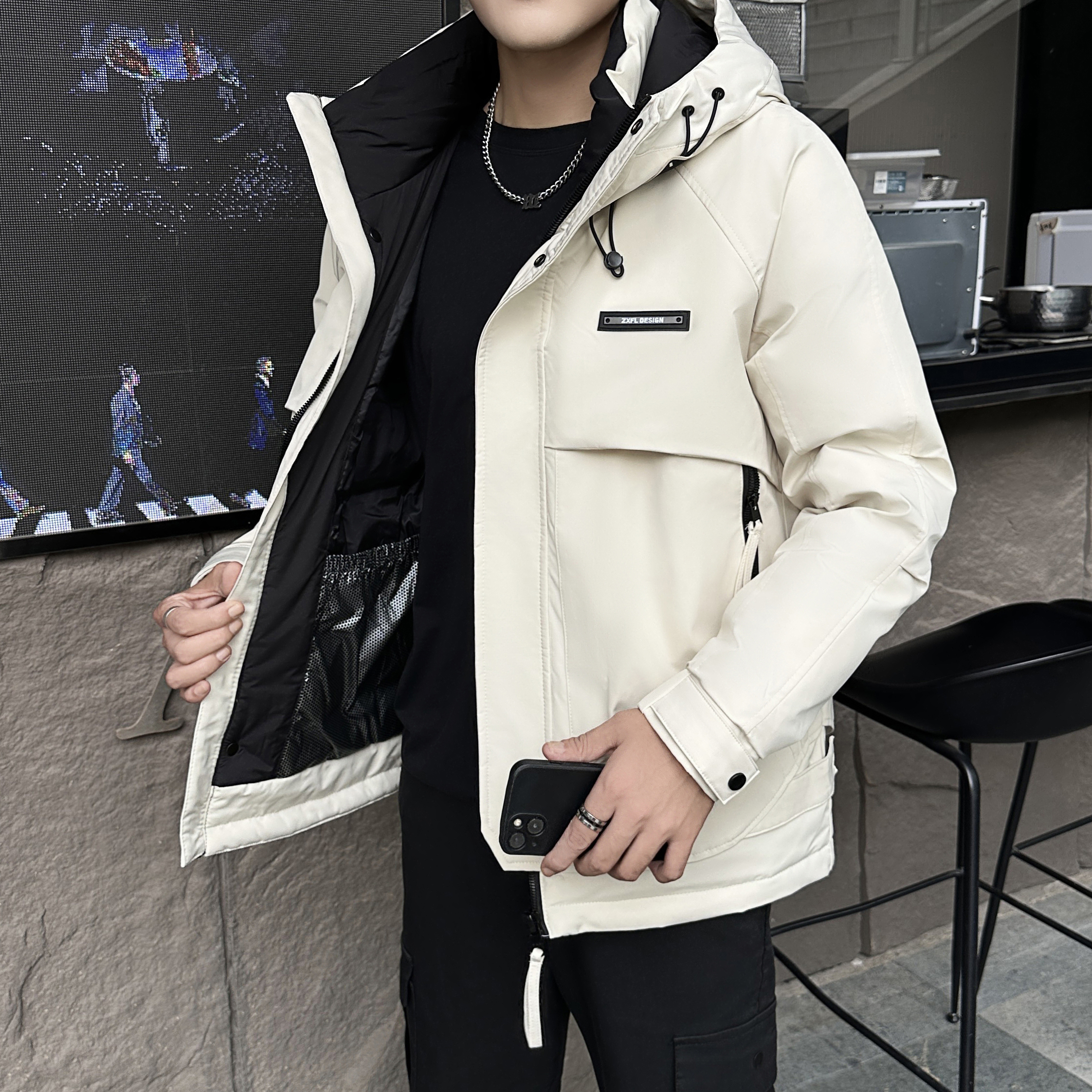 男士冬季新款防寒服潮流时尚加绒加厚防风防水工装冲锋衣夹克外套