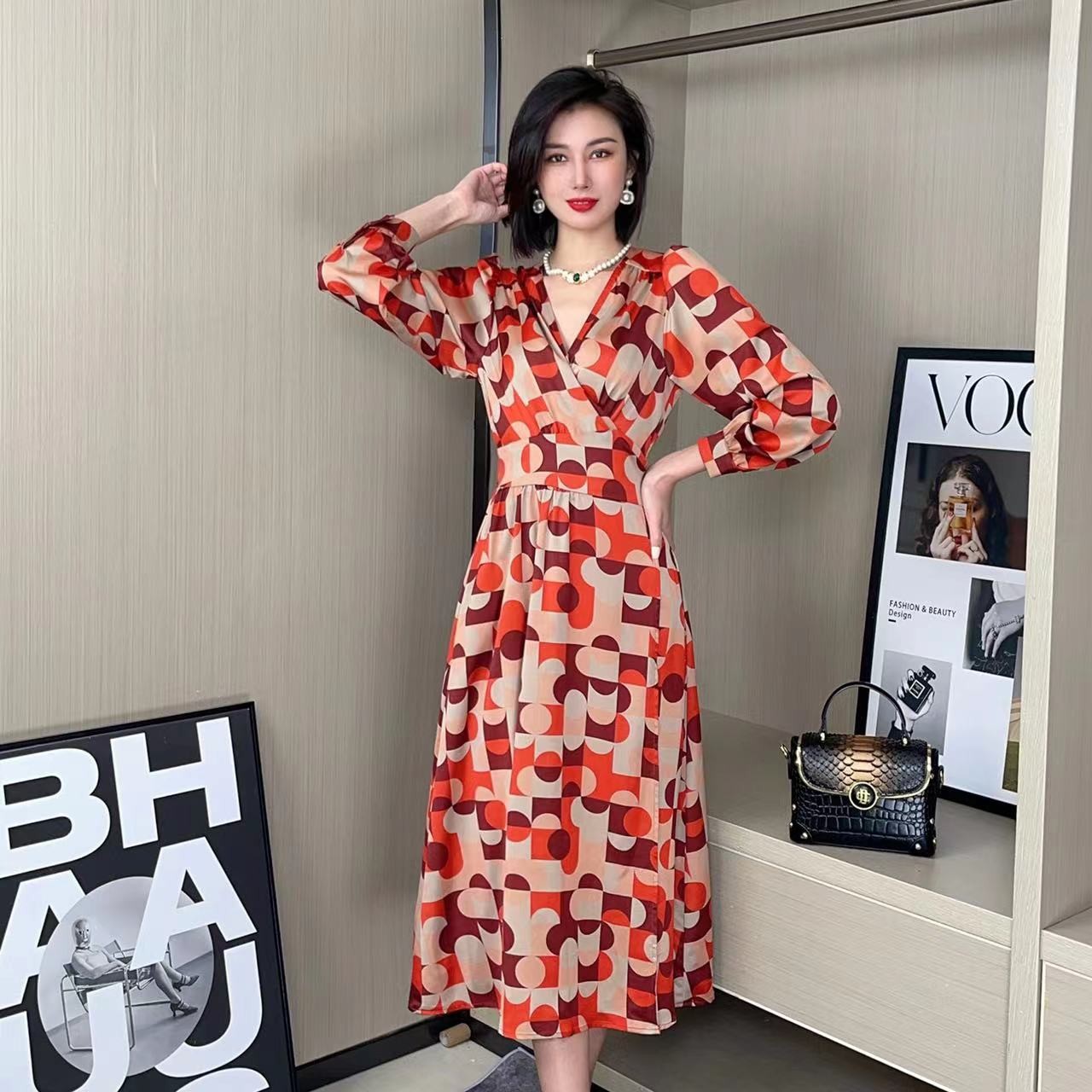 春夏收腰修身V领绑带法式气质复古连衣裙时尚轻奢高端A字长裙8183