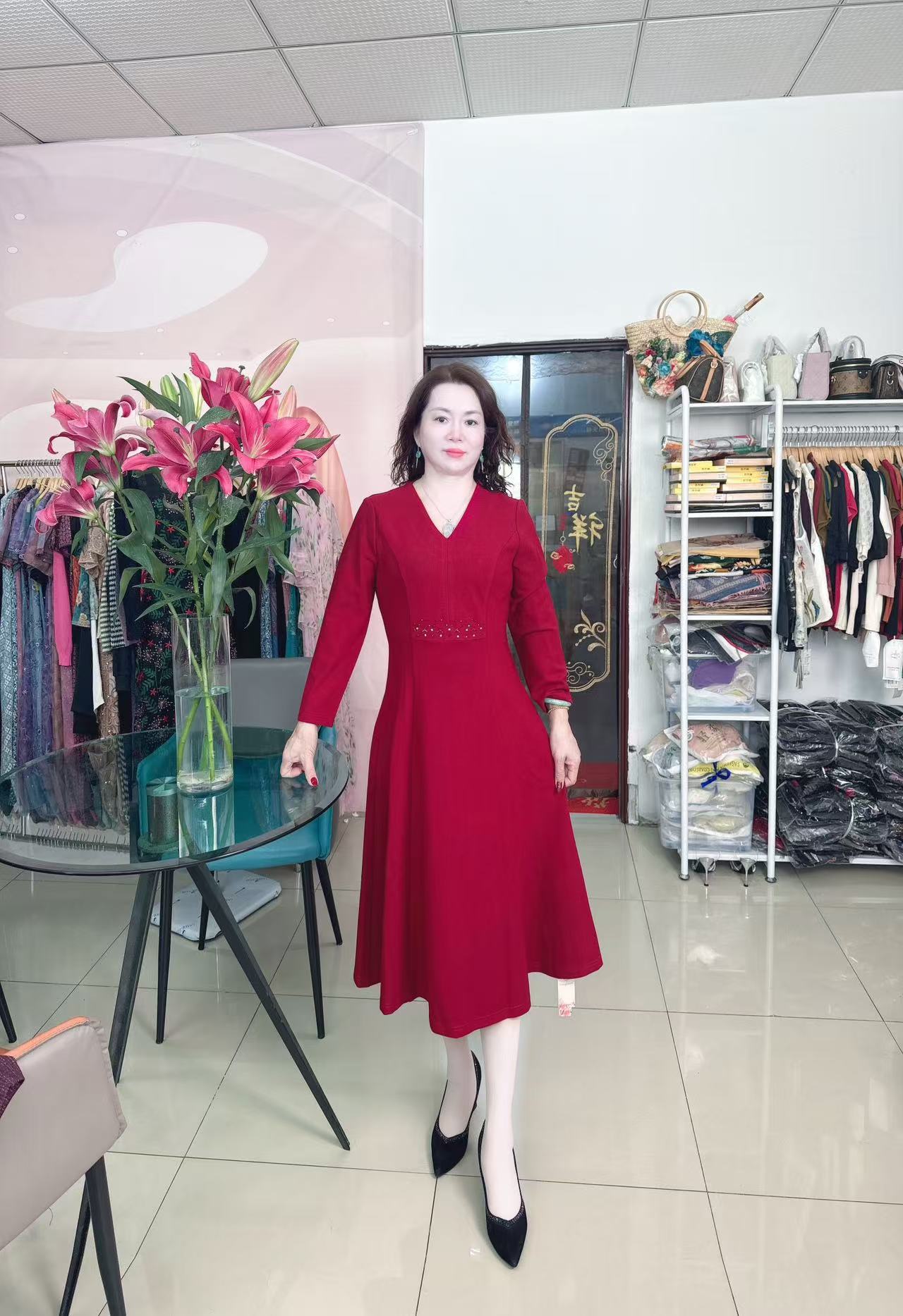 2025冬季新款高端气质奢华羊绒高贵保暖长袖两色女士连衣裙红色