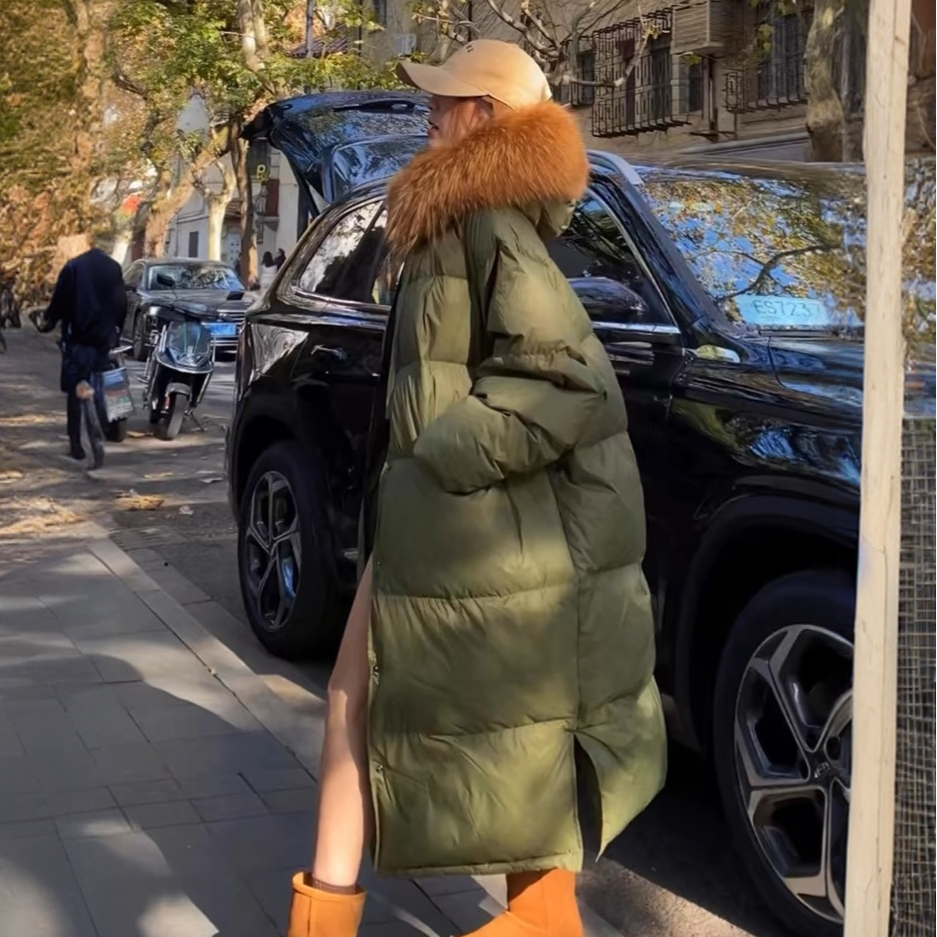 白鸭绒24冬季军绿色超大真毛领长款抗寒保暖加厚加长羽绒服A6055