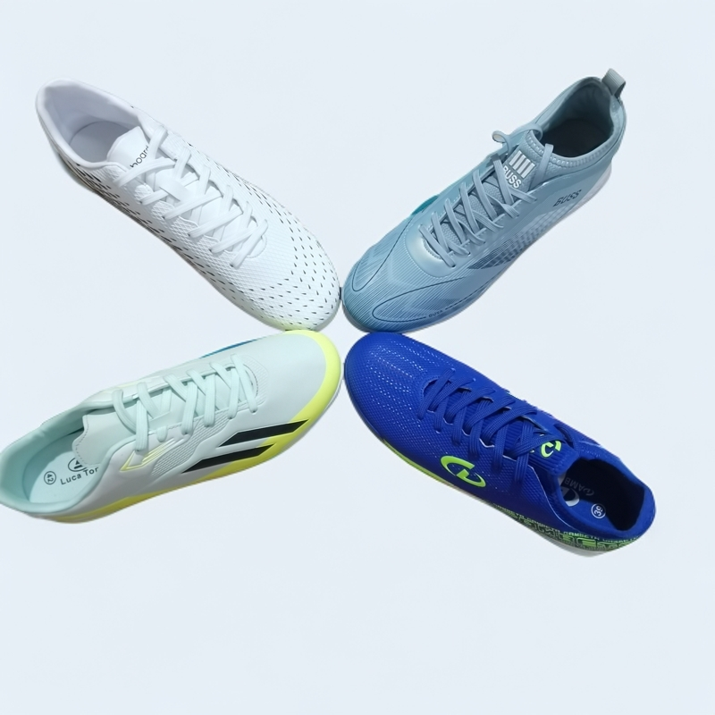 外贸单碎钉出口-防滑足球鞋运动鞋撤柜尾单（高性价比）足球鞋