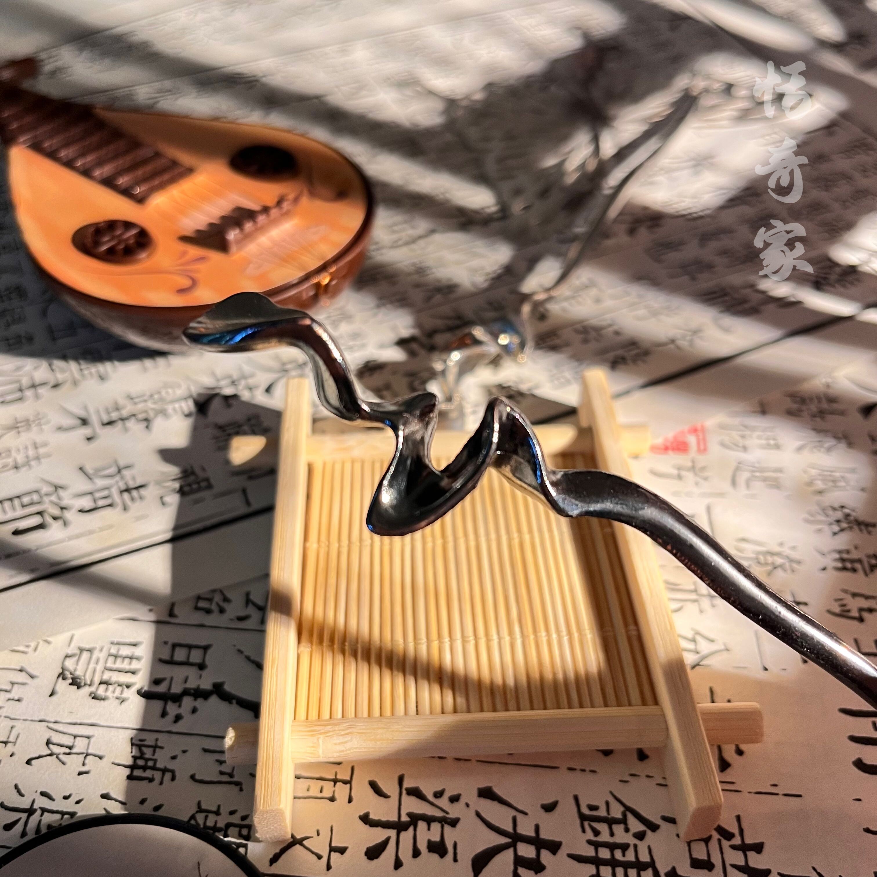  恬奇家0271 “不规则线”女金属时尚简约冷淡风小众设计感发簪