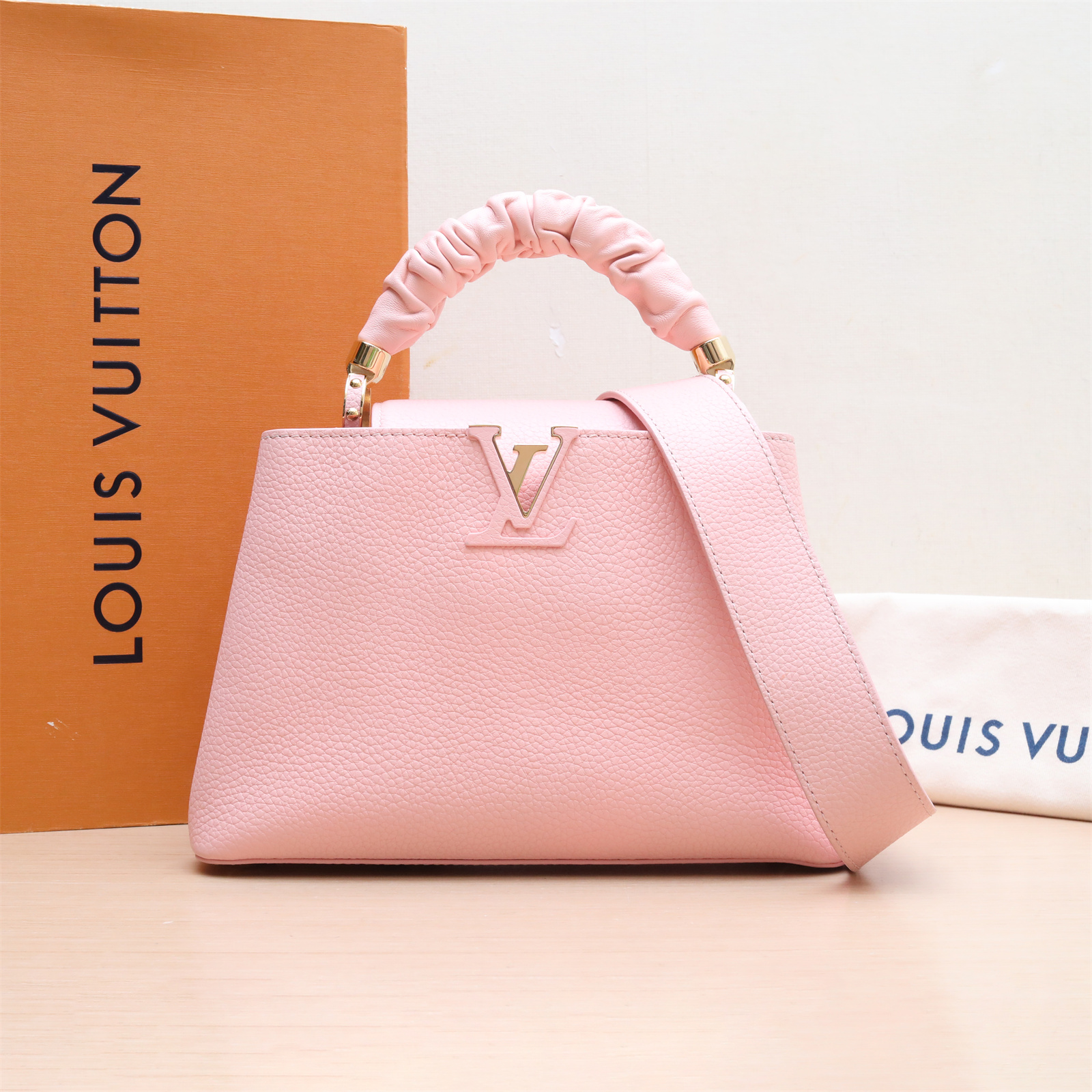 99新 LouisVuitton/路易威登 【小花念念】CAPUCINES BB手袋 粉色包