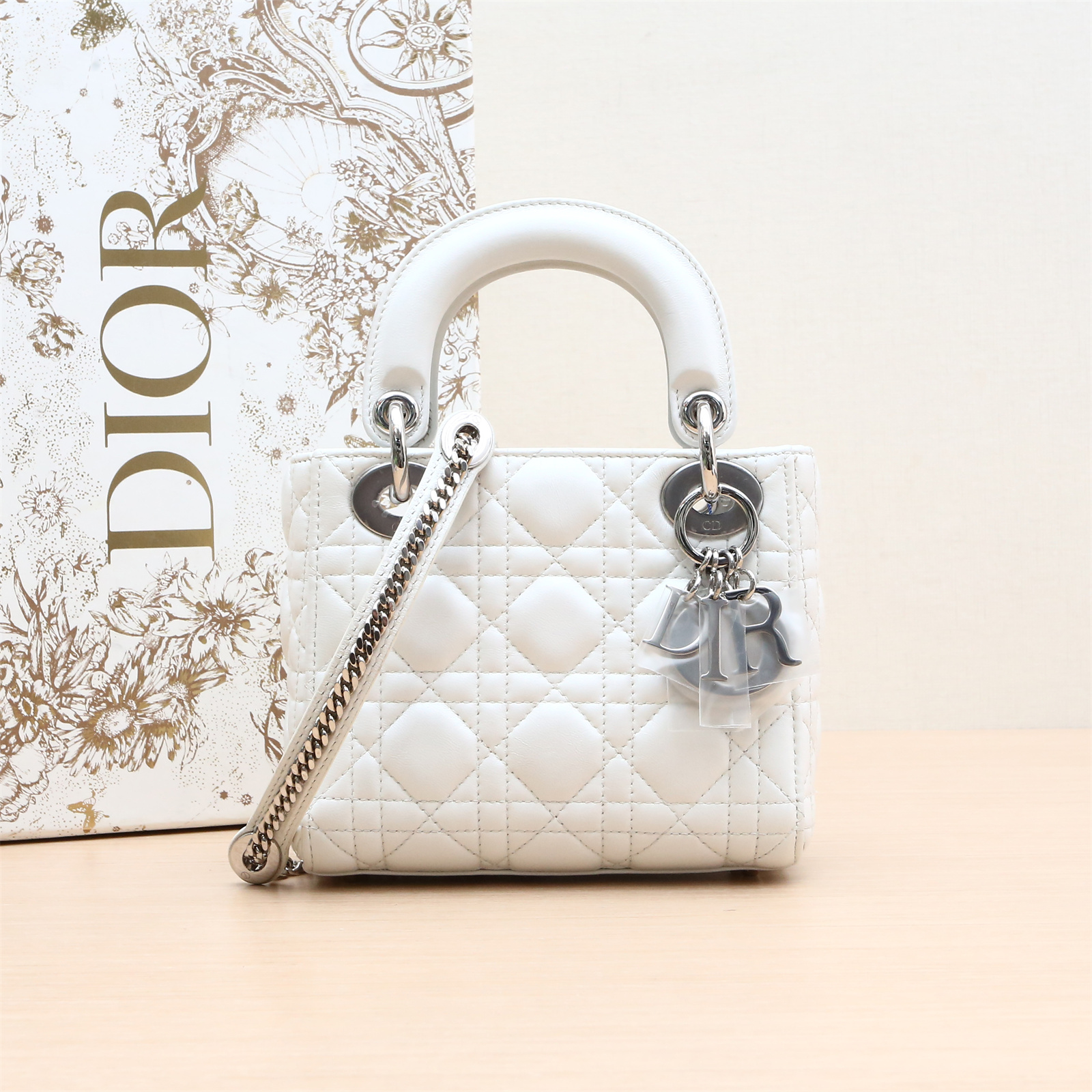 99新 DIOR/迪奥 小花6枫Lady Dior 戴妃包 三格 白色 银扣 2018