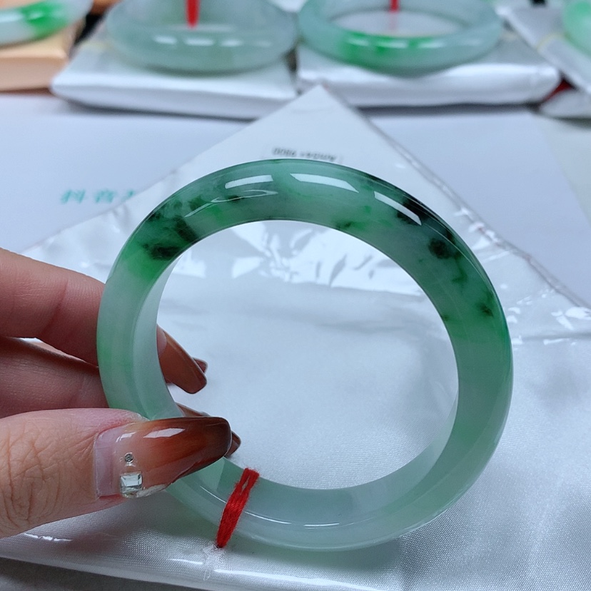 【闪购商品】翡翠手镯未镶嵌54