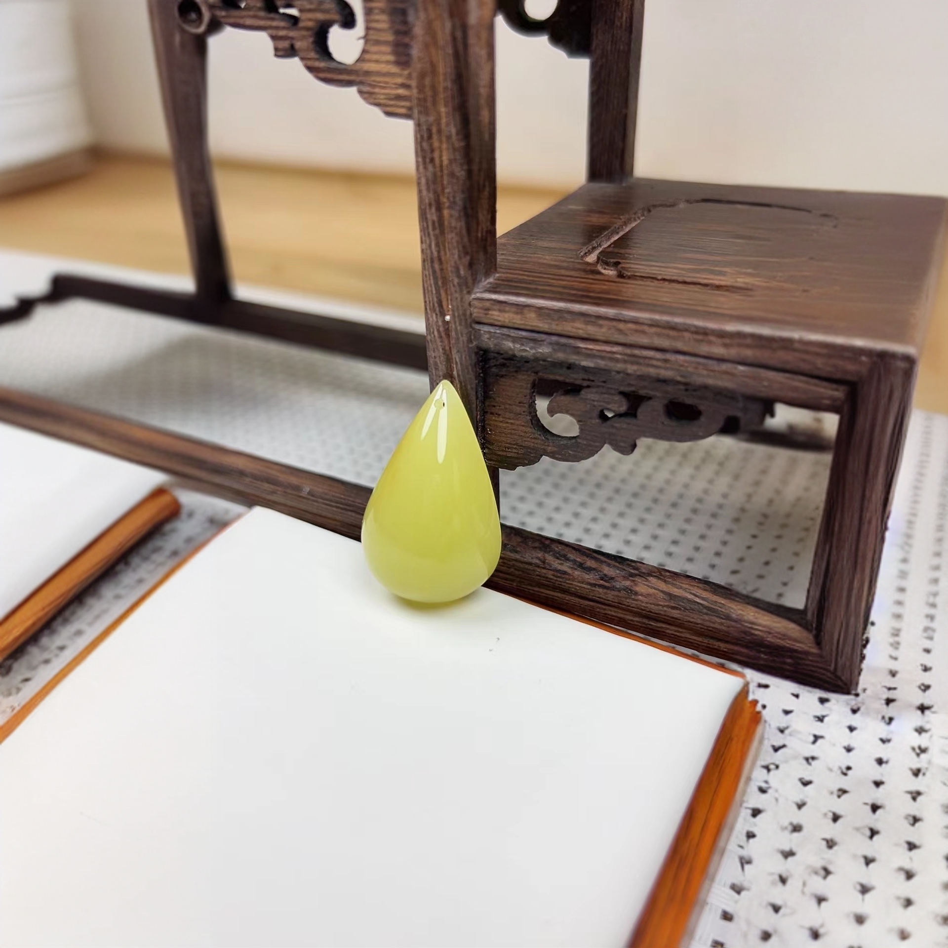 和田玉挂件水滴百搭配