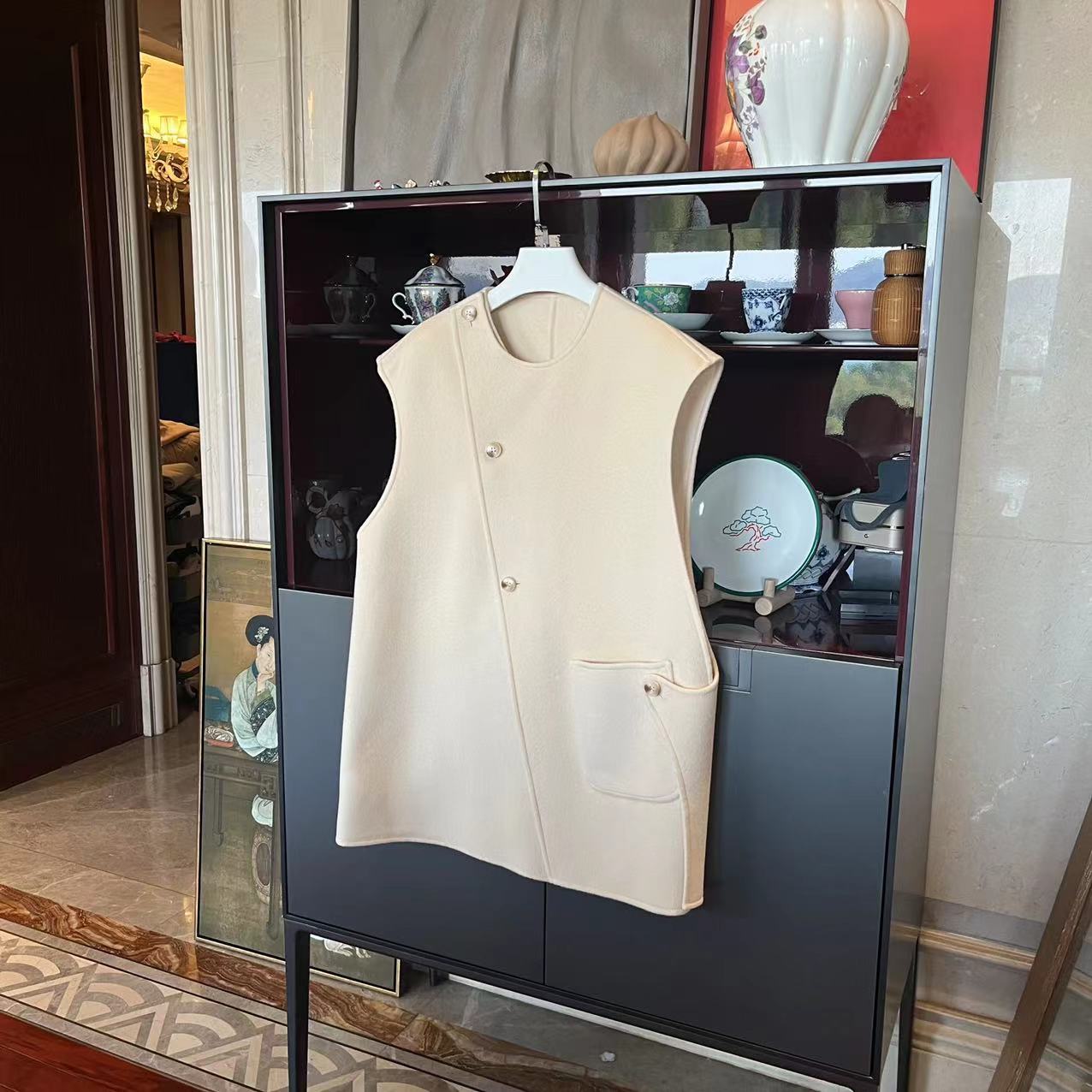 漫颜刘33山羊绒白色双面尼马甲2023秋冬新品圆领休闲宽松上衣