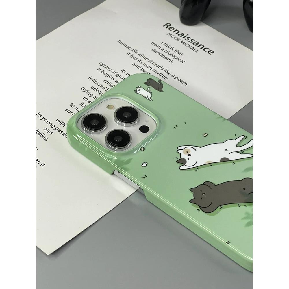 巧壳绿草地插画躺平猫咪适用苹果14手机壳iPhone14Promax高级感14