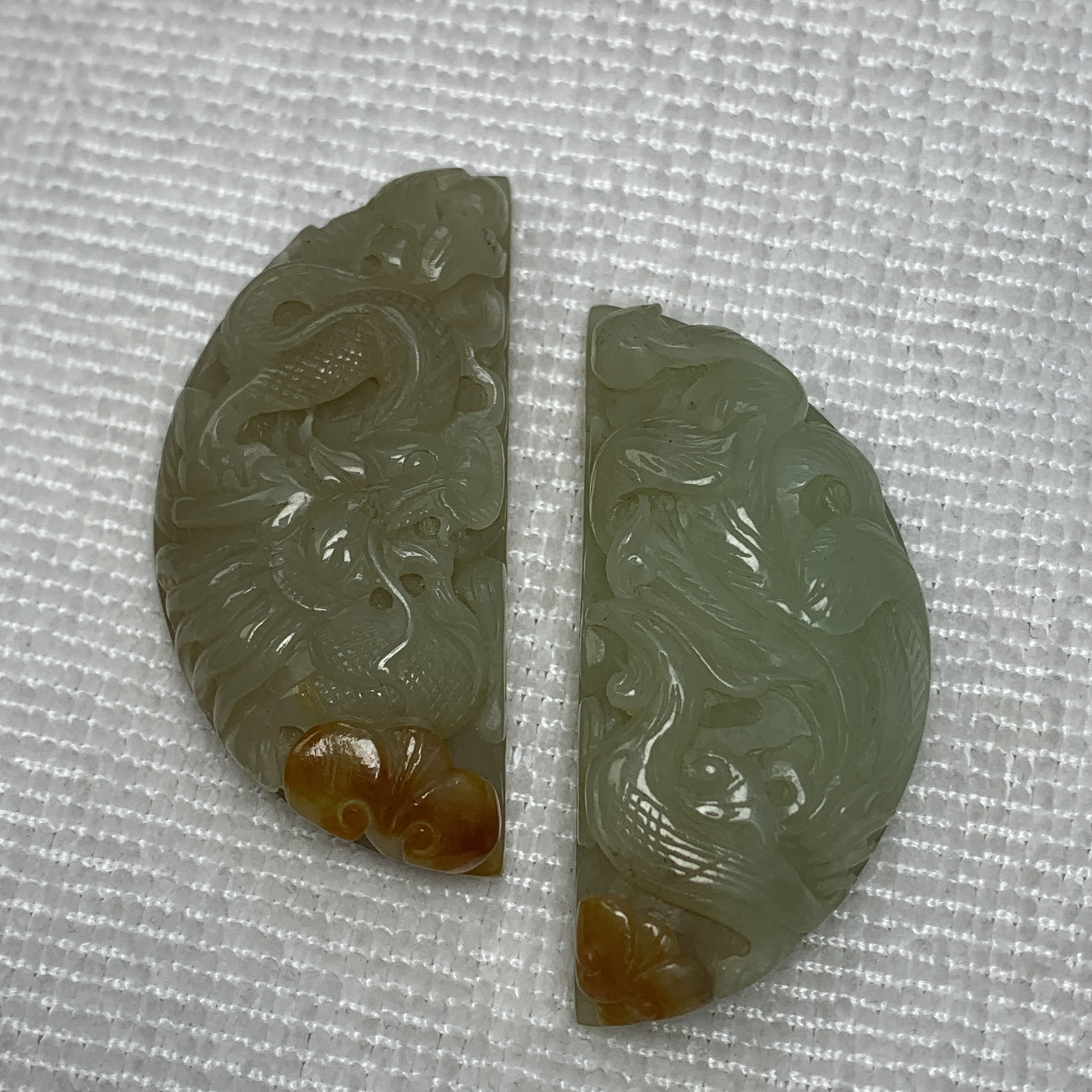 黄白河磨玉龙凤对吊坠龙牌凤牌