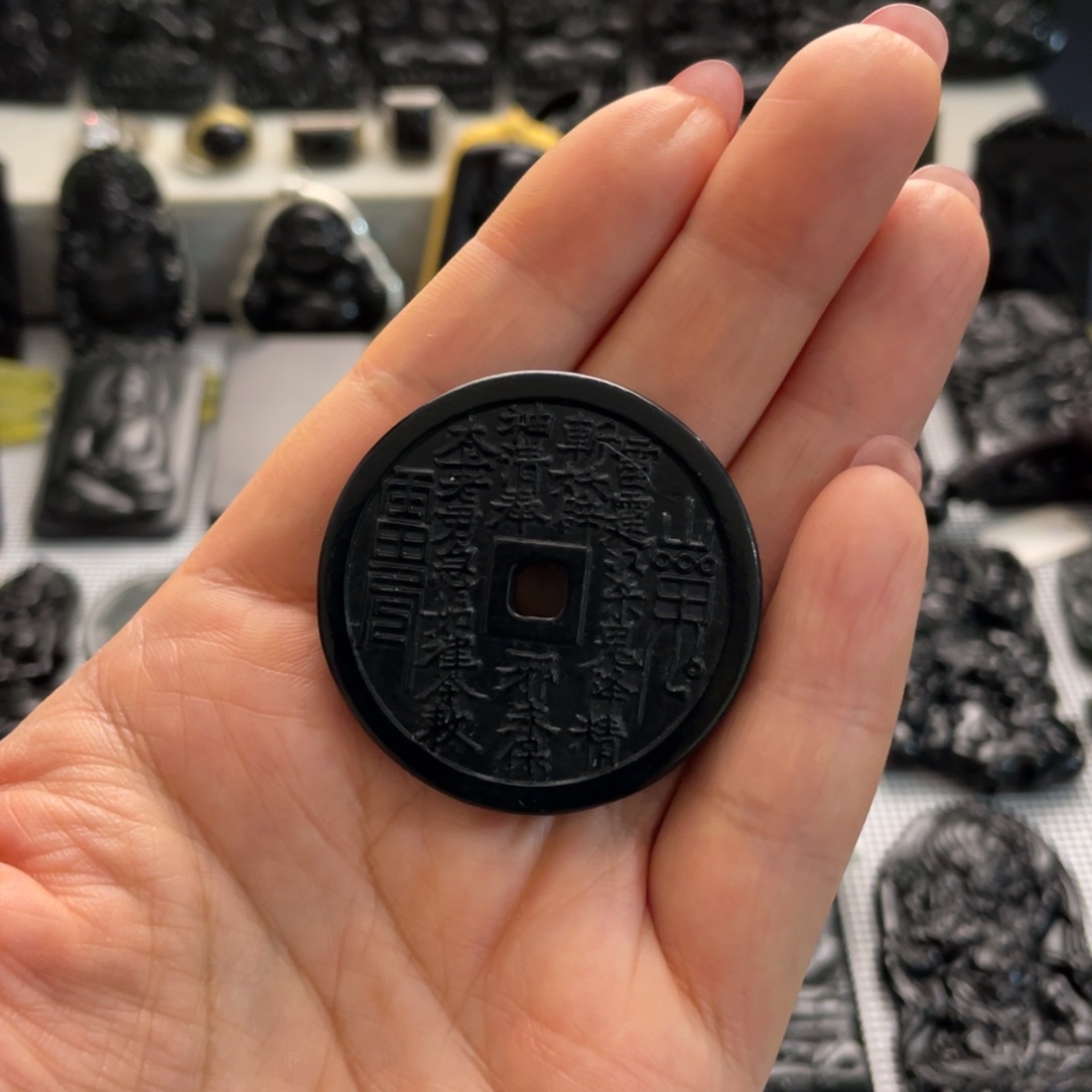 蛇纹石玉吊坠未镶嵌三****生