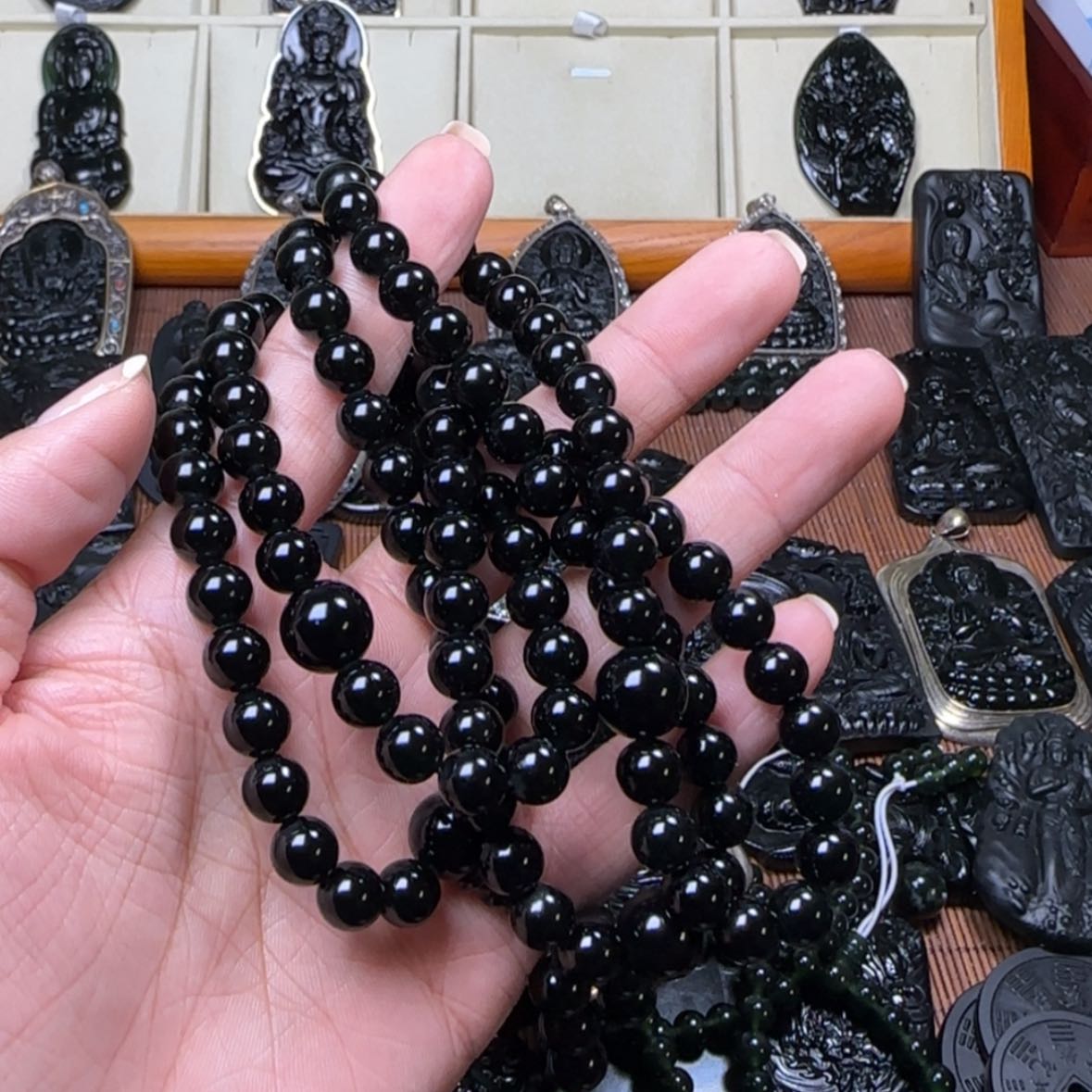 【闪购商品】蛇纹石玉珠串未镶嵌大****n