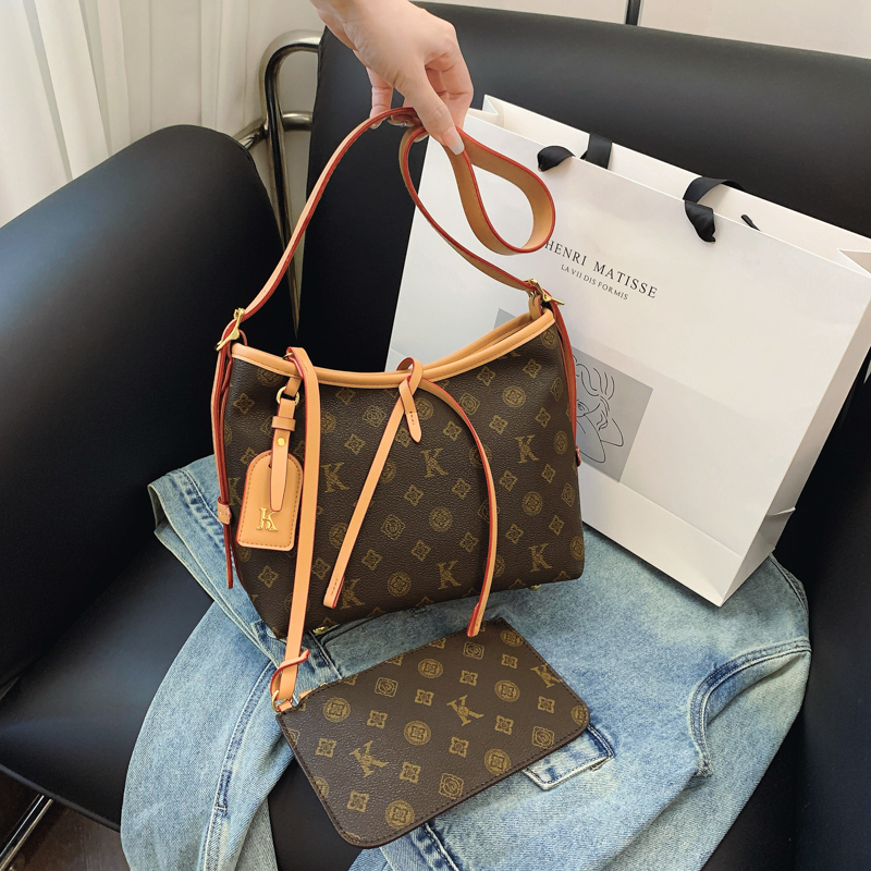 大容量通勤托特包包女2024新款高级感时尚复古百搭单肩斜挎包