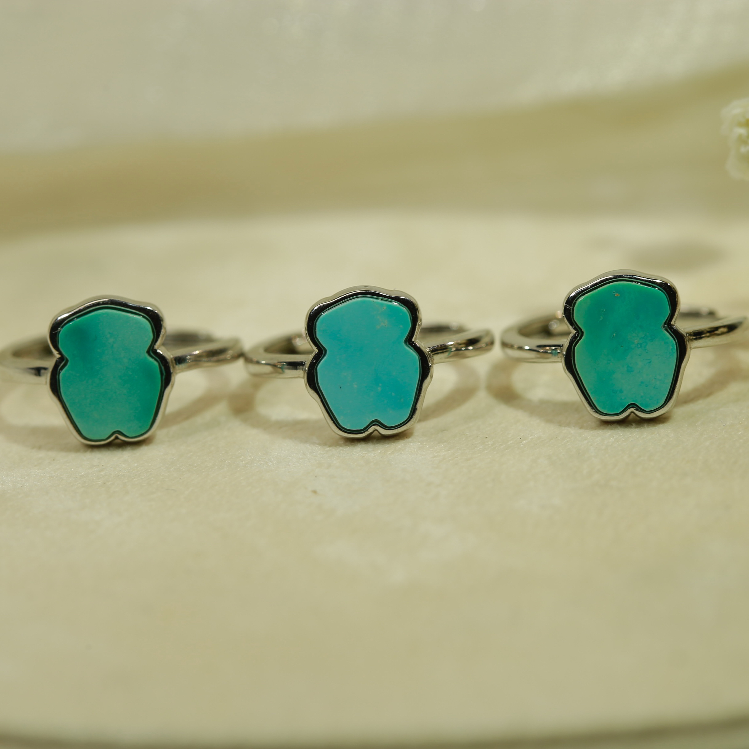 湖北原矿绿松石经典百搭气质绿色爱心多色多样性随机发一件时尚