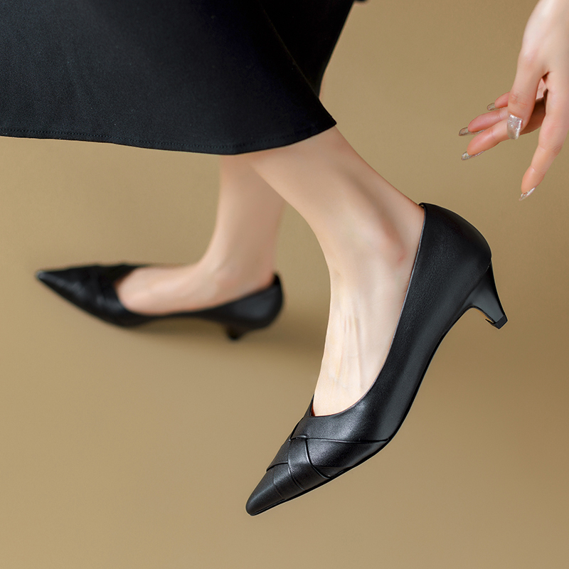 时尚真皮尖头中跟单鞋新款气质v口小众软面优雅复古显瘦浅口跟鞋
