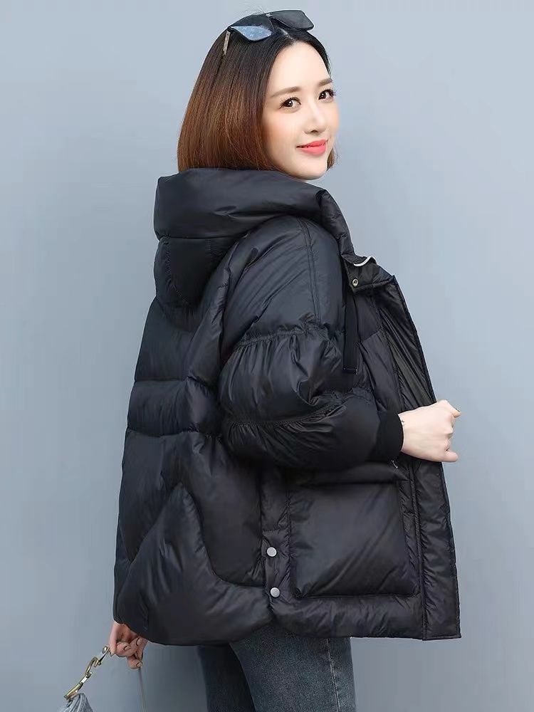 波司澄羽绒服新款爆款休闲减龄羽绒外套季韩版宽松时尚短款衣袄女