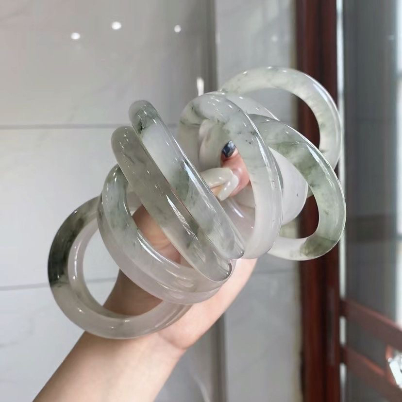 下单联系客服天然天山翠圆条飘花清新古风玉手镯多样性发货一条