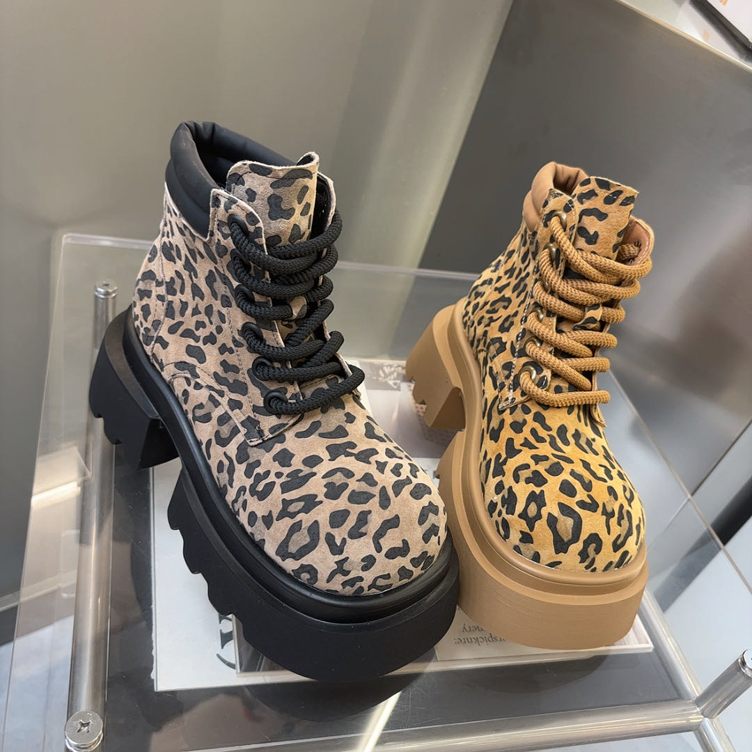 豹纹马丁靴时尚百搭