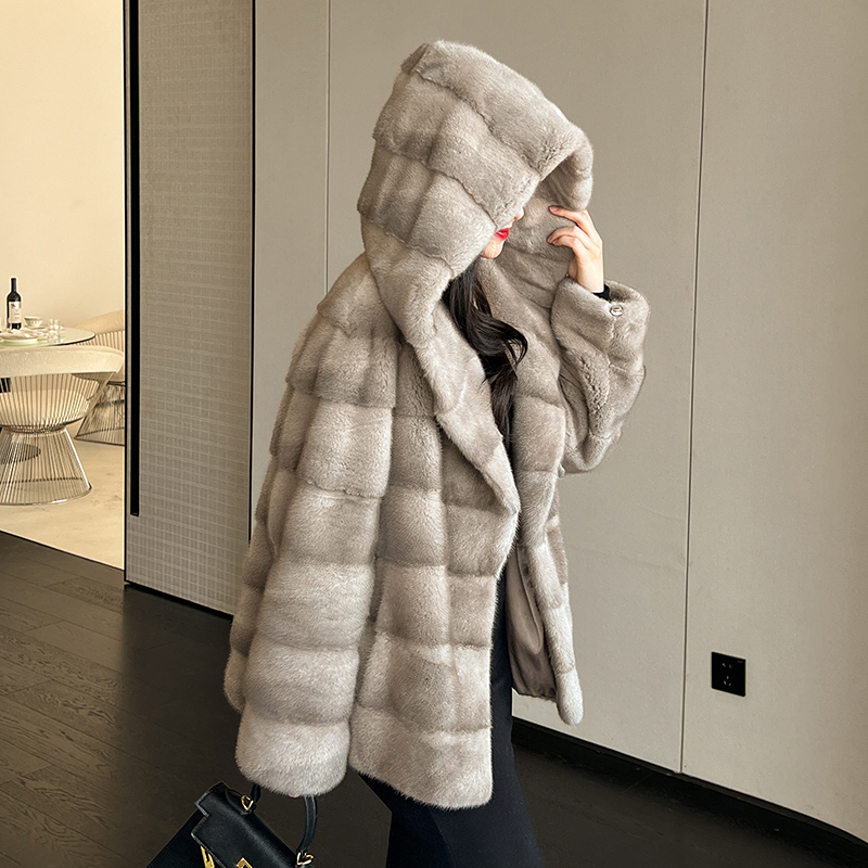 【伊兰佳人】2023新进口丹麦天鹅绒紫金短二母貂披肩帽时尚横排外套