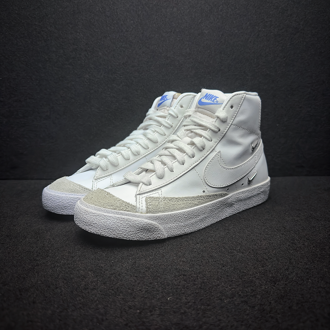 NIKE BLAZER MID '77 SE 女子开拓者金属双钩休闲板鞋 CZ4627-100