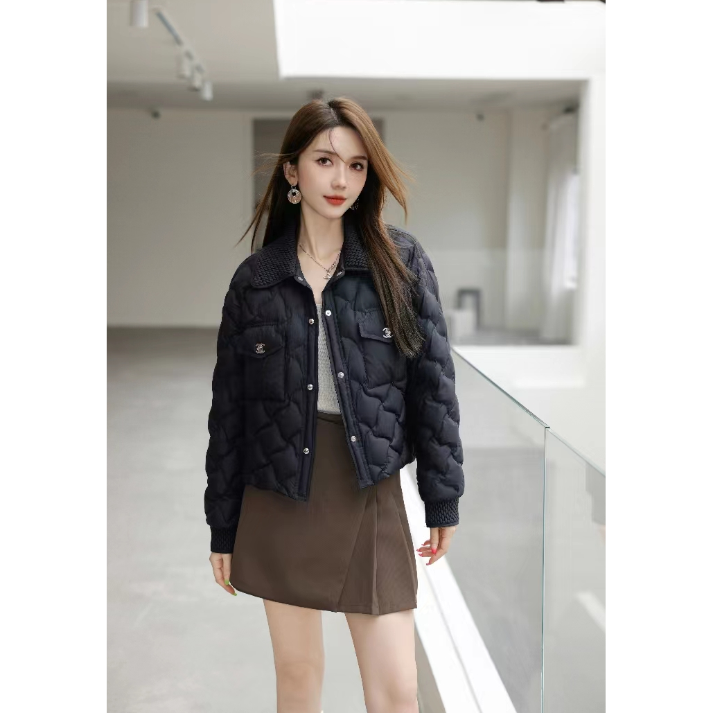 线下1299！轻薄保温！90白鸭绒~舒适经典纯色菱格女式羽绒服 M11792