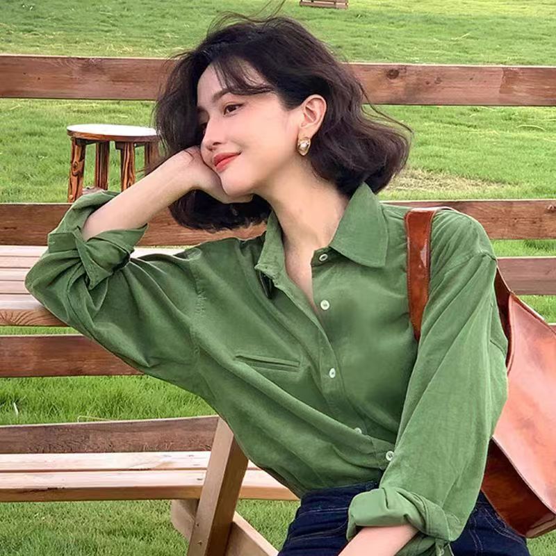 港风复古绿色灯芯绒衬衫女春季新款宽松显瘦设计感小众内搭上衣