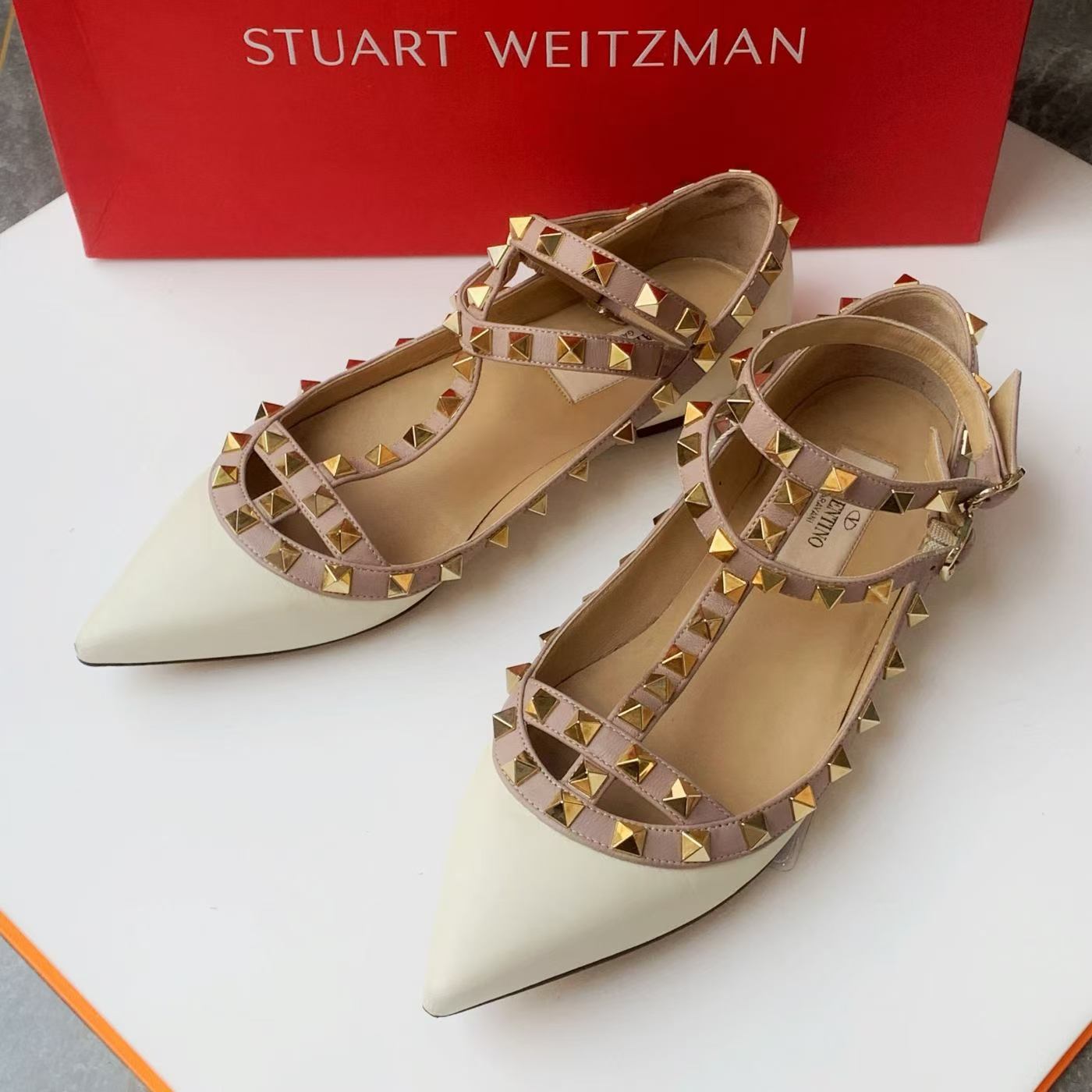 95新 Valentino/华伦天奴 安洁利严选平底鞋/XK0108748