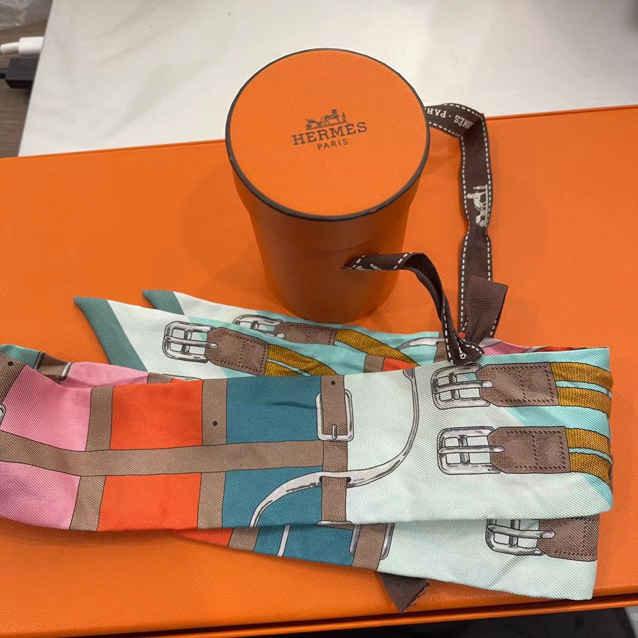 95新 Hermes/爱马仕 安洁利严选丝巾/QK0106306