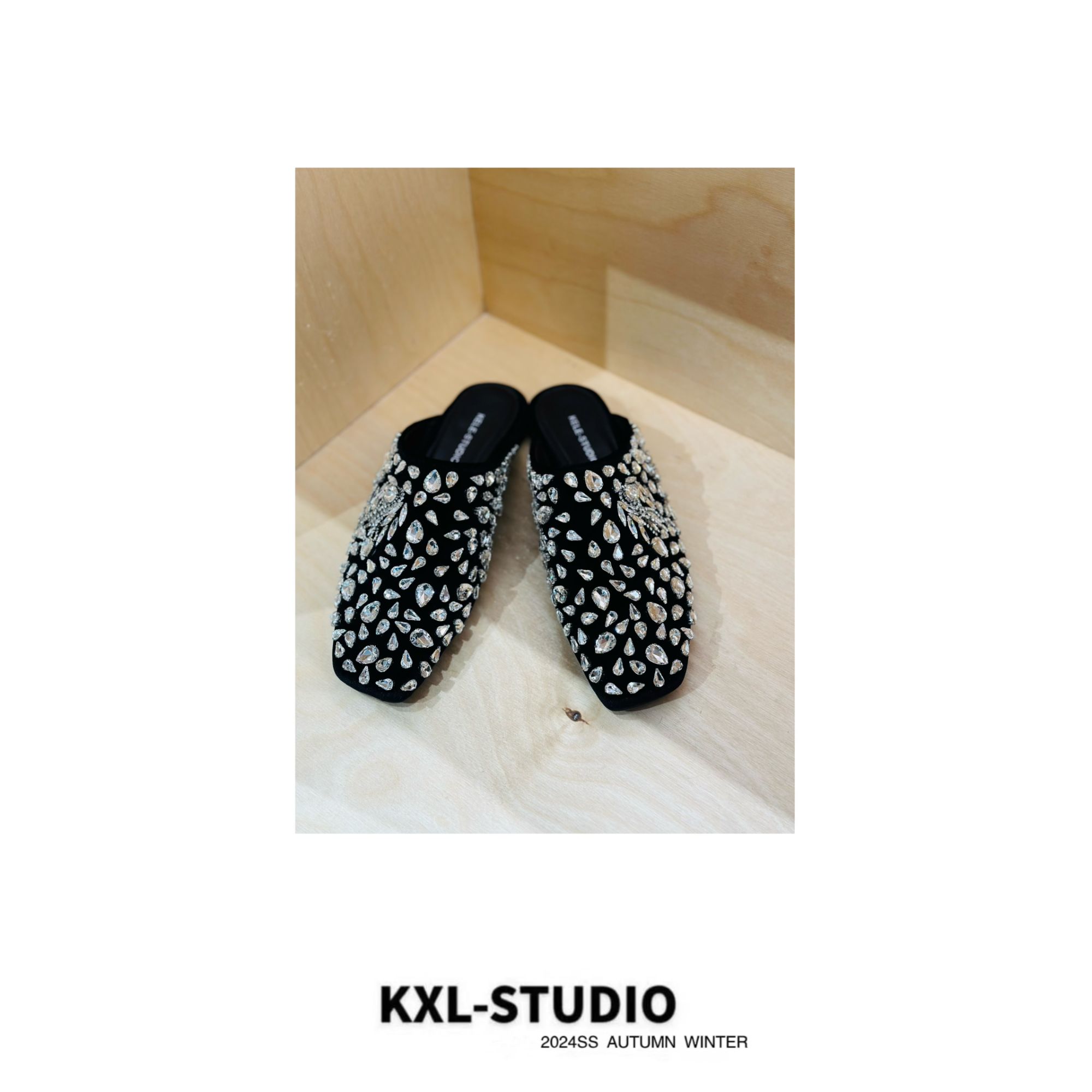 KXL-STUDIO【KELE精选】重工｜天鹅绒手缝钻包头半拖鞋2439-6