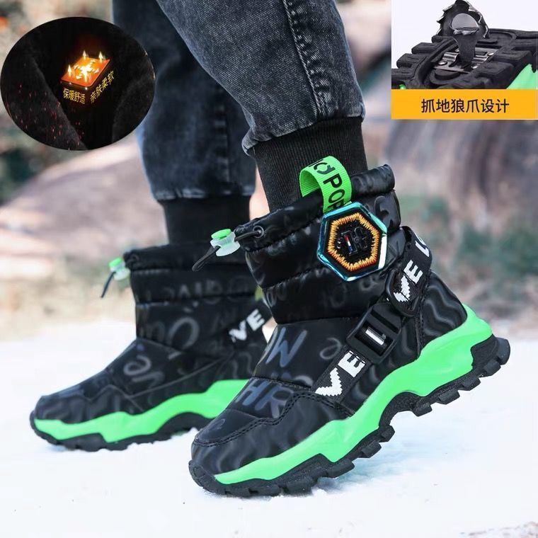 儿童雪地靴皮毛一体男童鞋冰爪防滑中大童保暖女短靴防水加厚男孩