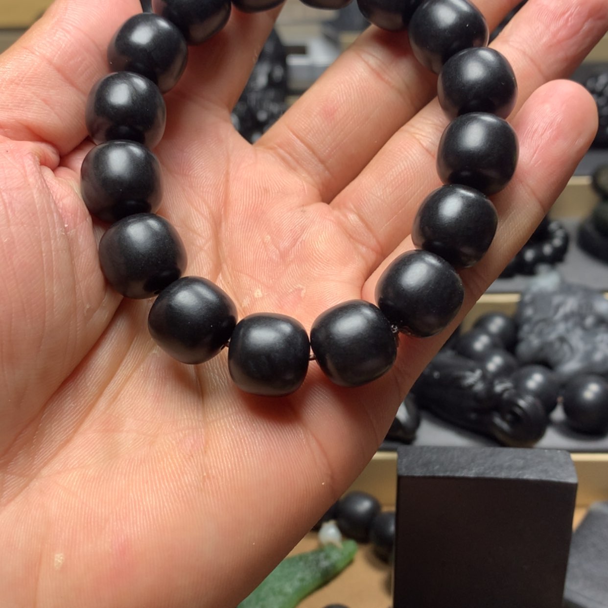 【闪购商品】和田玉（墨玉）颈饰未镶嵌《*》特价手串