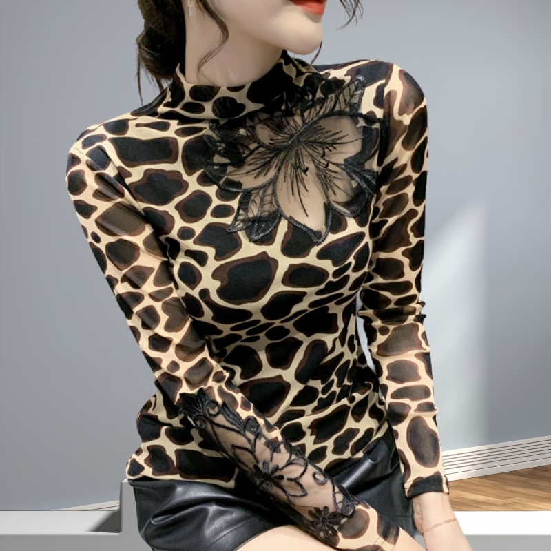 高级轻奢打底衫女洋气时尚爆款高档豹纹上衣2025秋冬流行长袖t恤