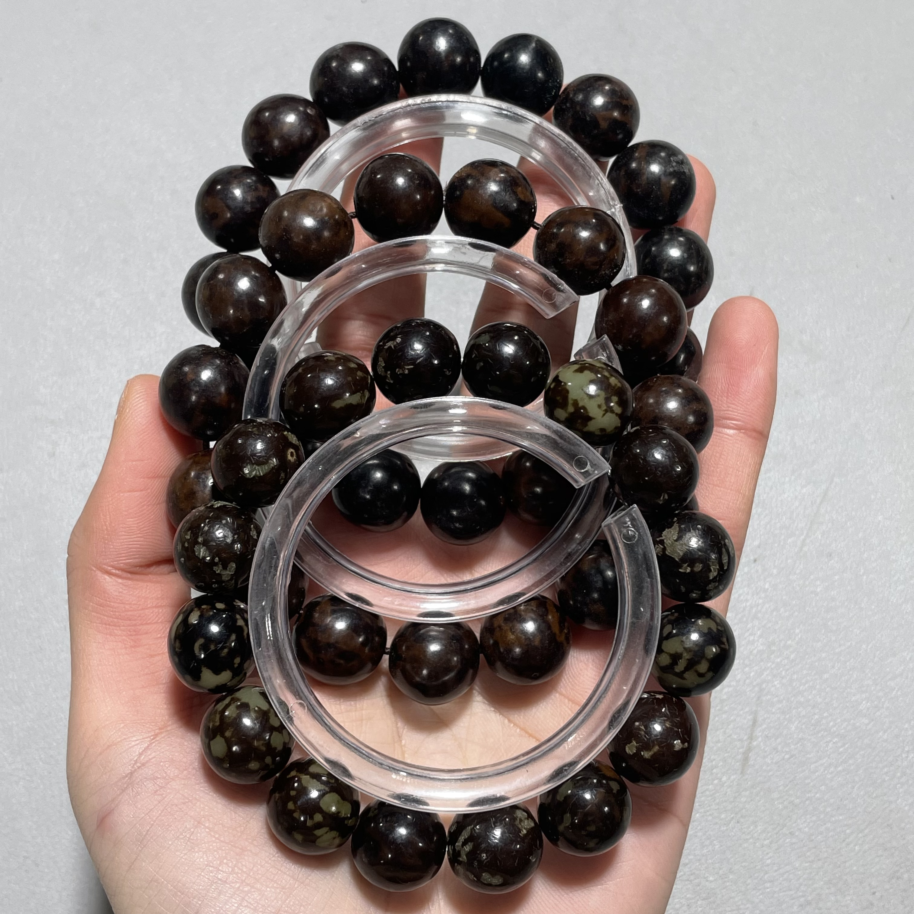 P629自然阴皮   黑金花根菩提随型珠 带原皮 芽眼款 单圈手串