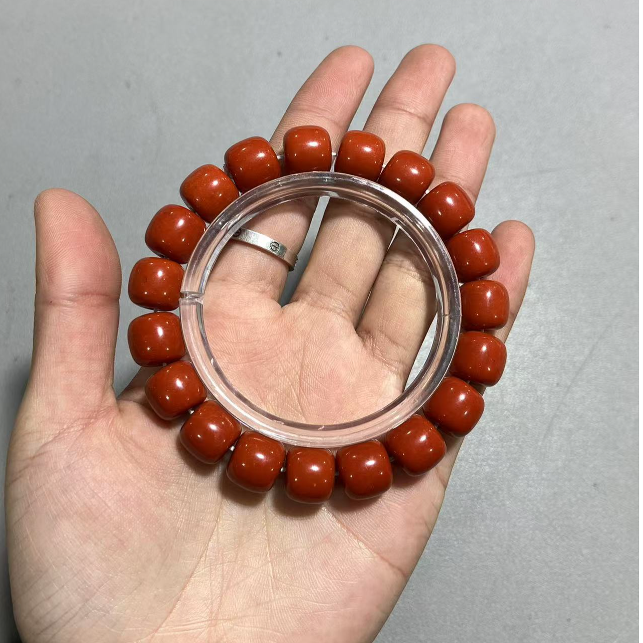 C410南红玛瑙卡1.2桶珠单圈手串