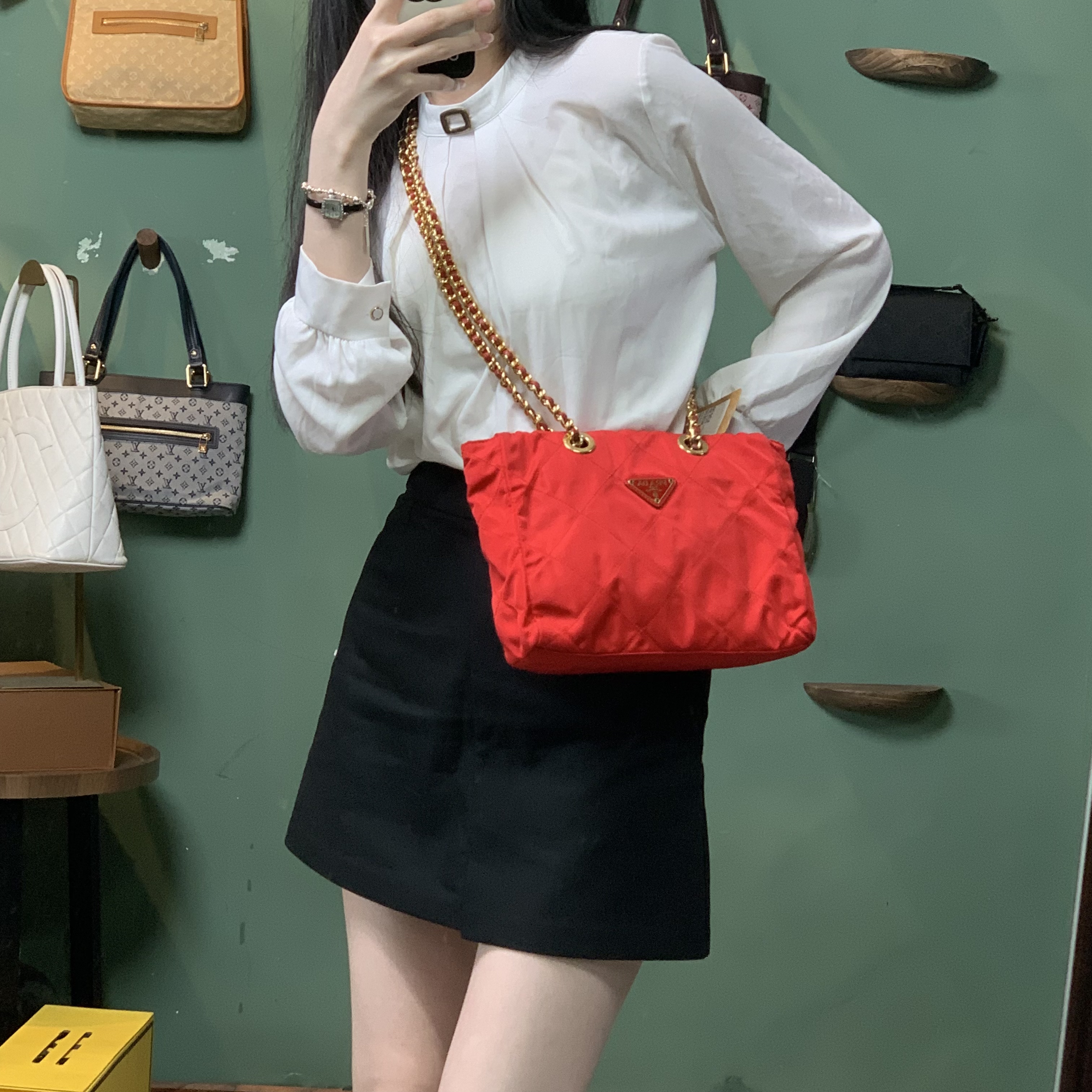 95新 Prada/普拉达 A0943/25红金降落伞时尚休闲单肩斜跨