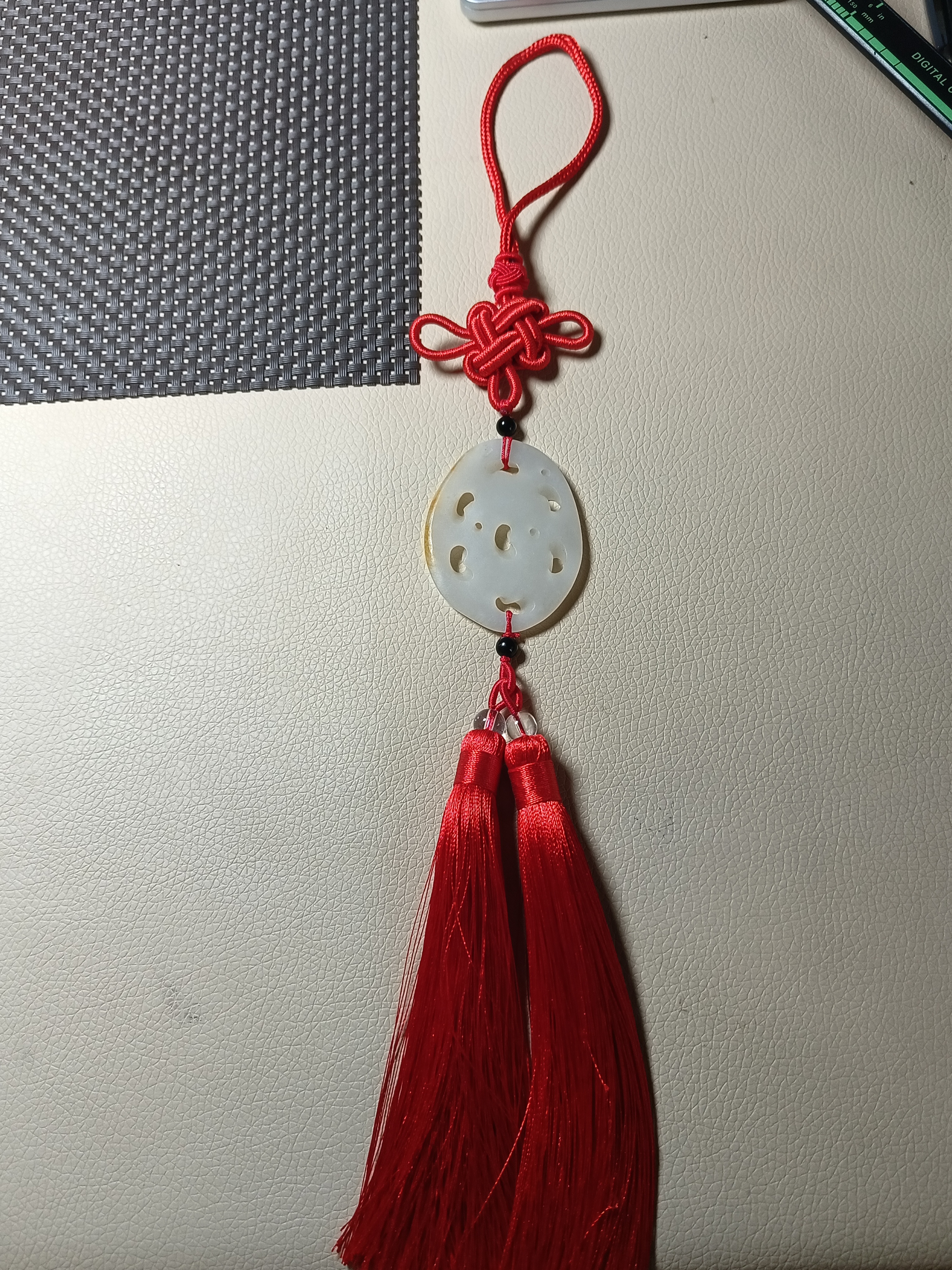 精雕和田玉路路通精美车挂美观实用