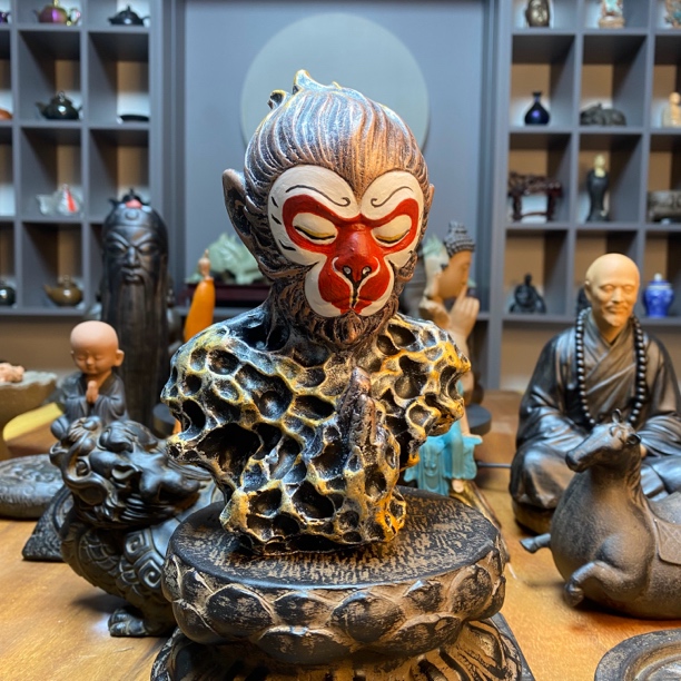 彩绘描金（大圣归来）复古禅意摆件
