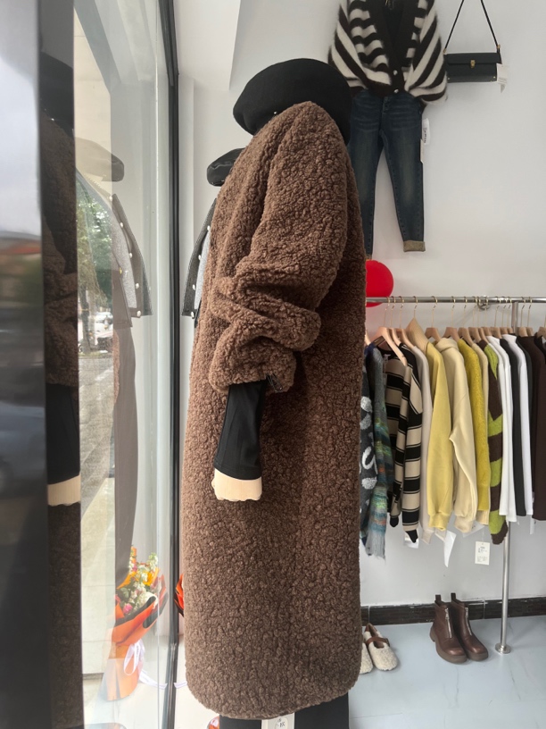 芒市米欧服饰 时尚女装