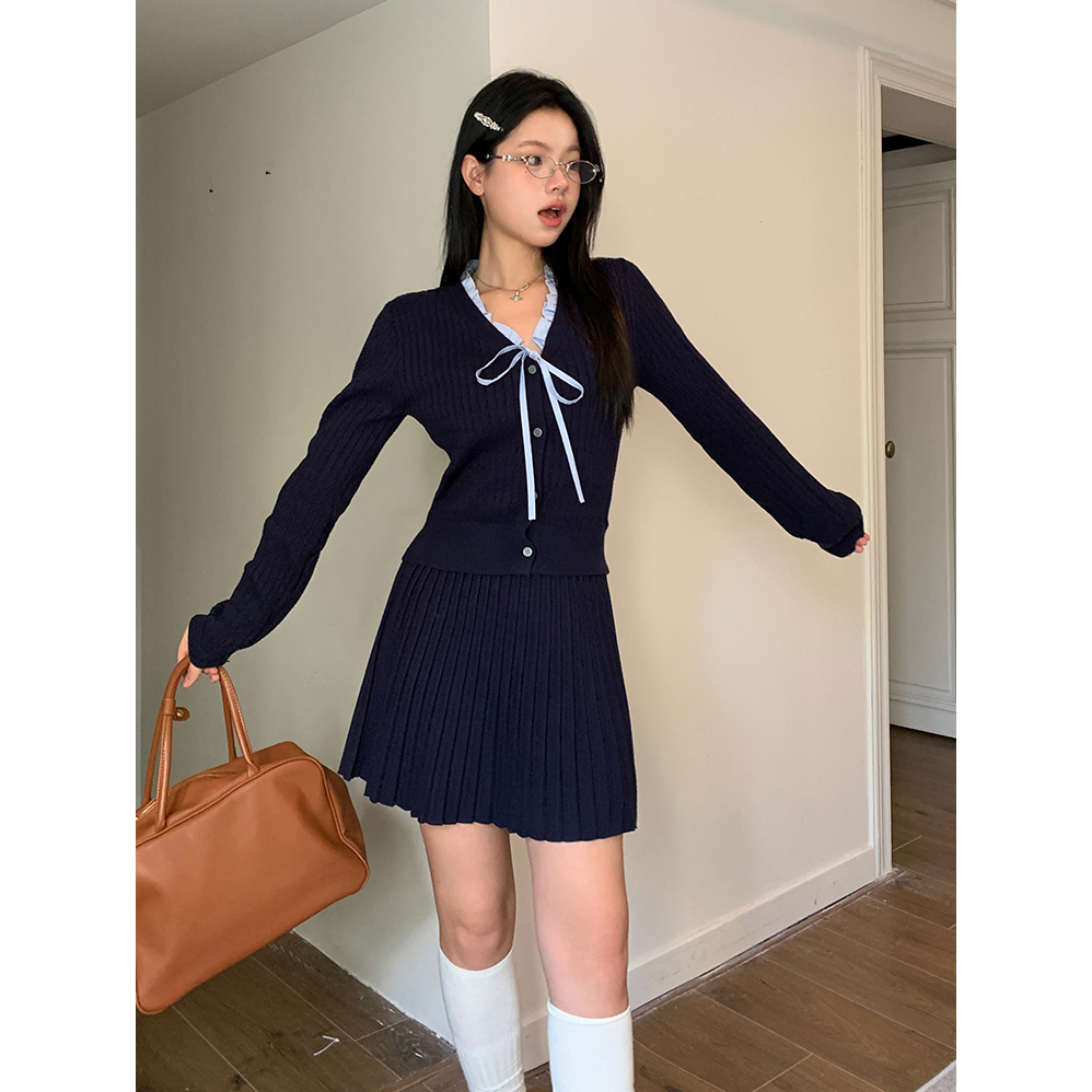 甜美蝴蝶结撞色针织套装女春秋冬减龄穿搭高级感独特两件套