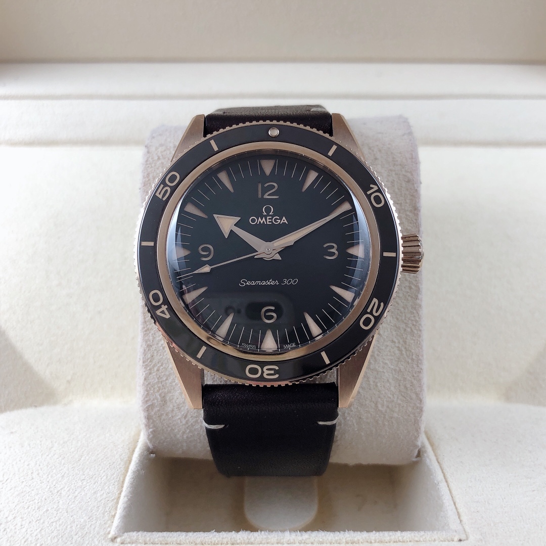95新 Omega/欧米茄 22年海马系列青铜金复古海马300男士机械腕表