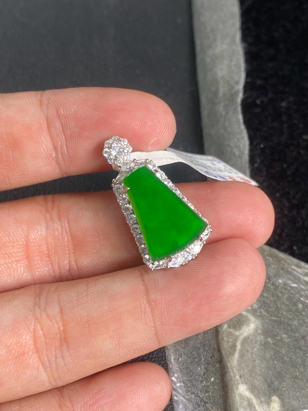 天然A货无事牌吊坠