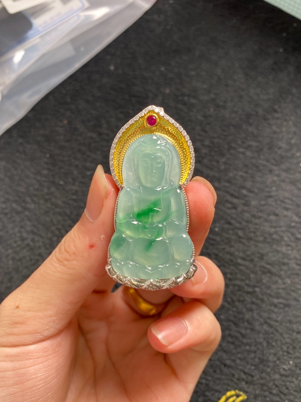 （危料专卖）天然翡翠A货观音吊坠裸石尺寸（40.3x23x3.1）